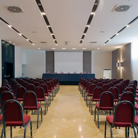 Nh 4* 트리에스테