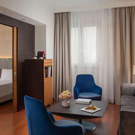 Hotel Nh 4*
