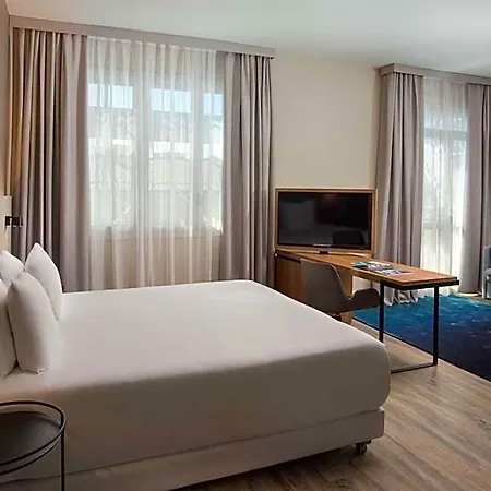 Hotel Nh 4*